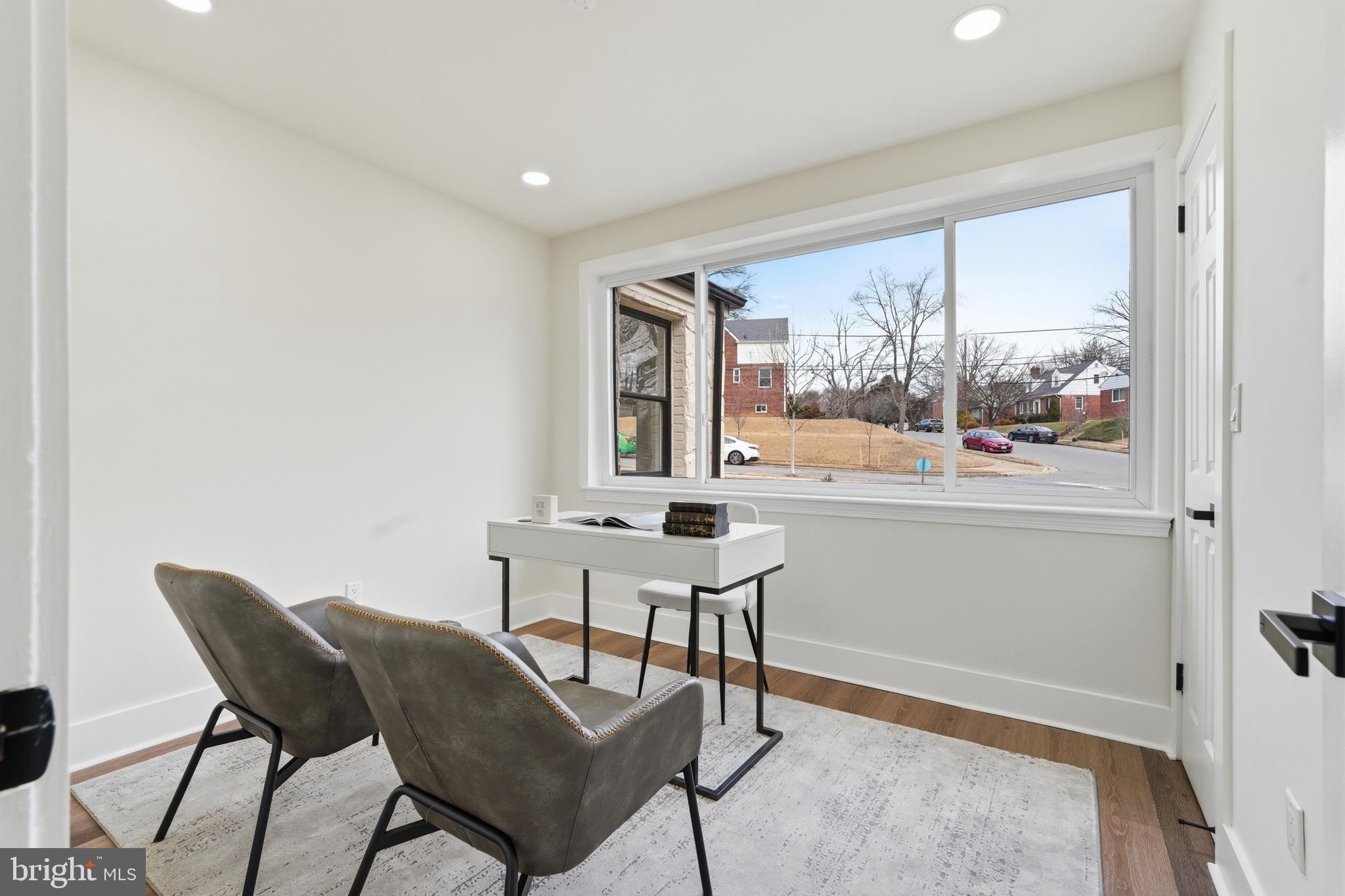 5621 HAWTHORNE STREET