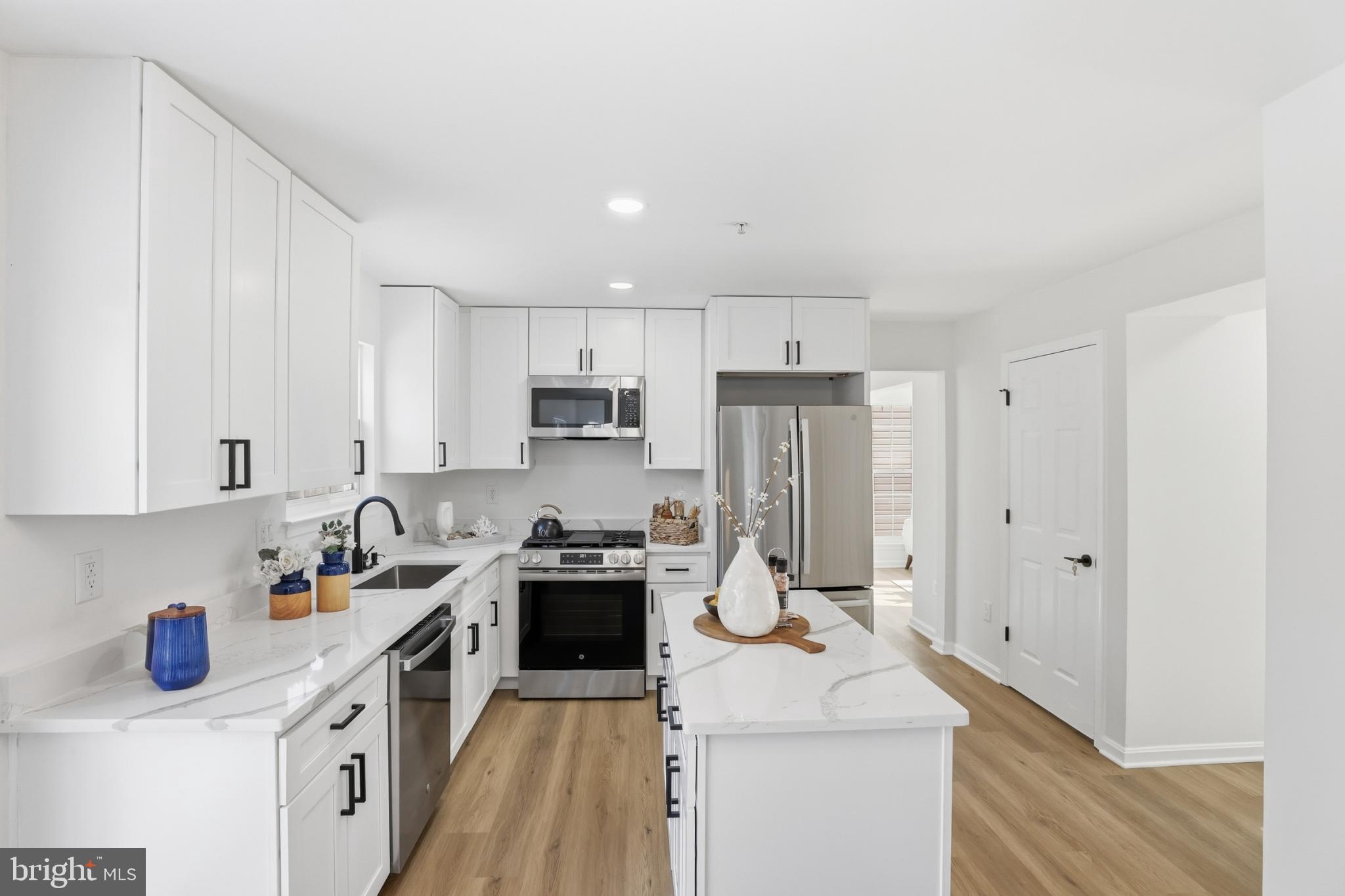 7102 STARBOARD DRIVE