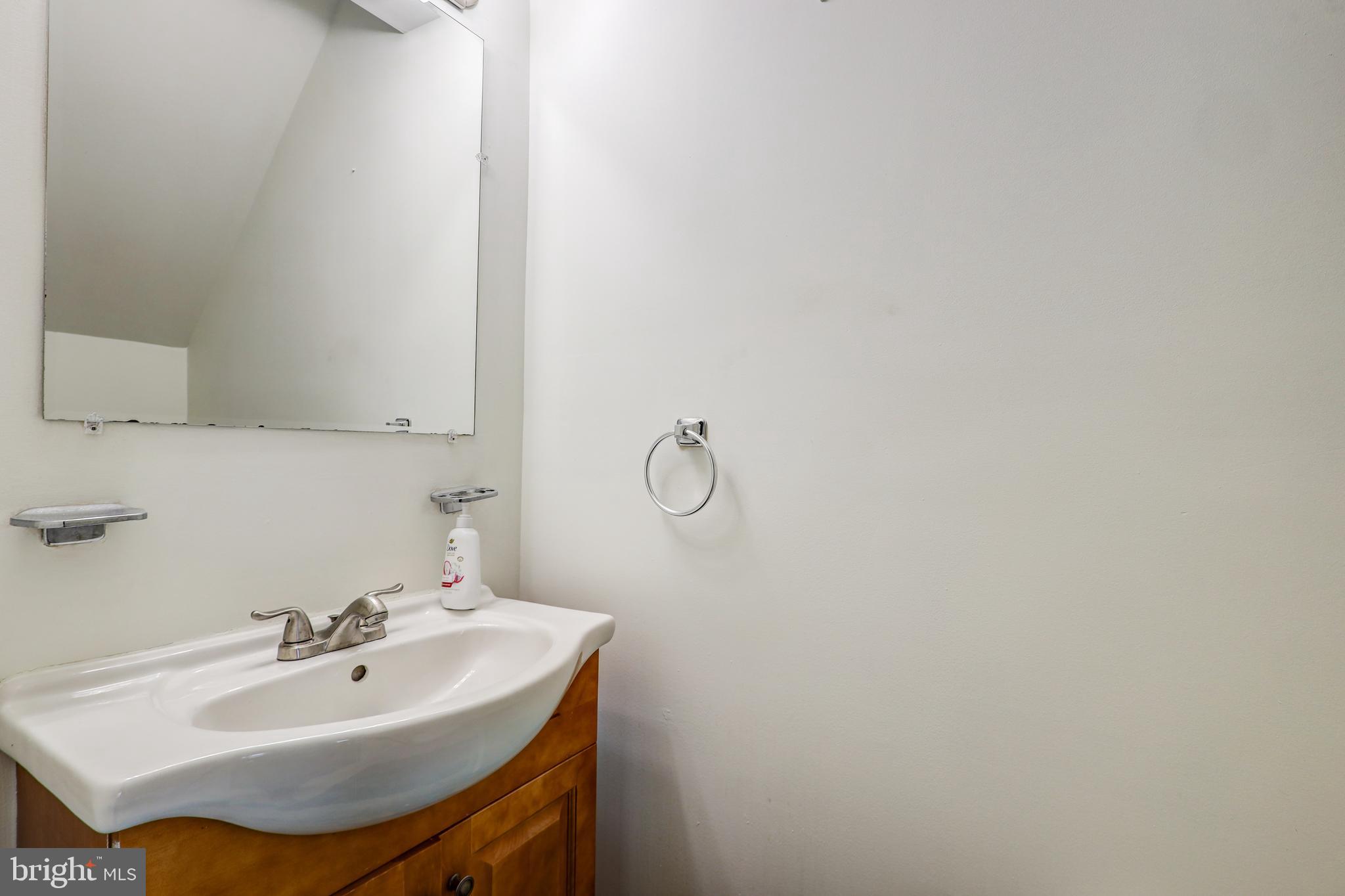 2512 KENT VILLAGE DRIVE