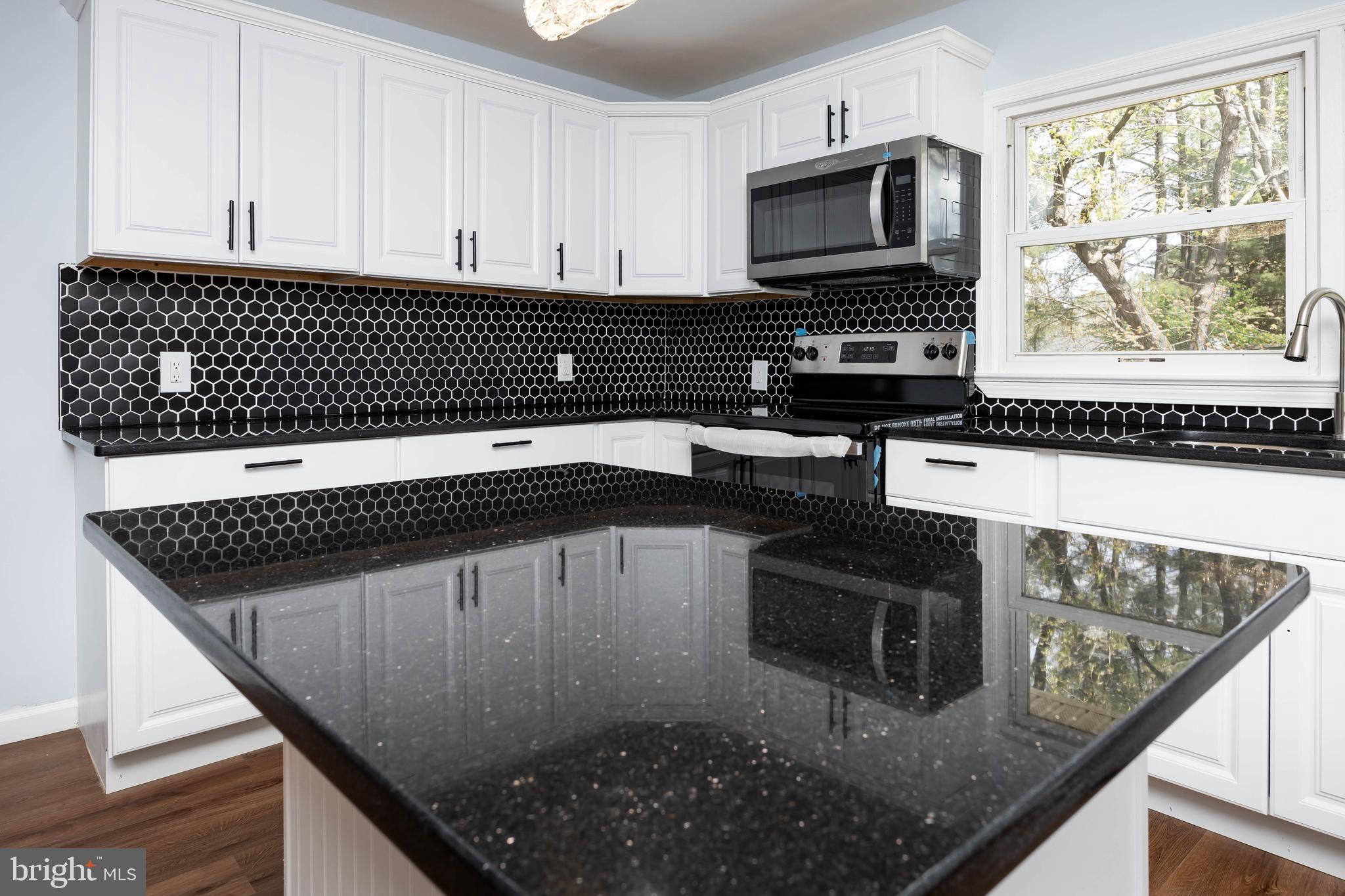 12045 JEFFREY LANE