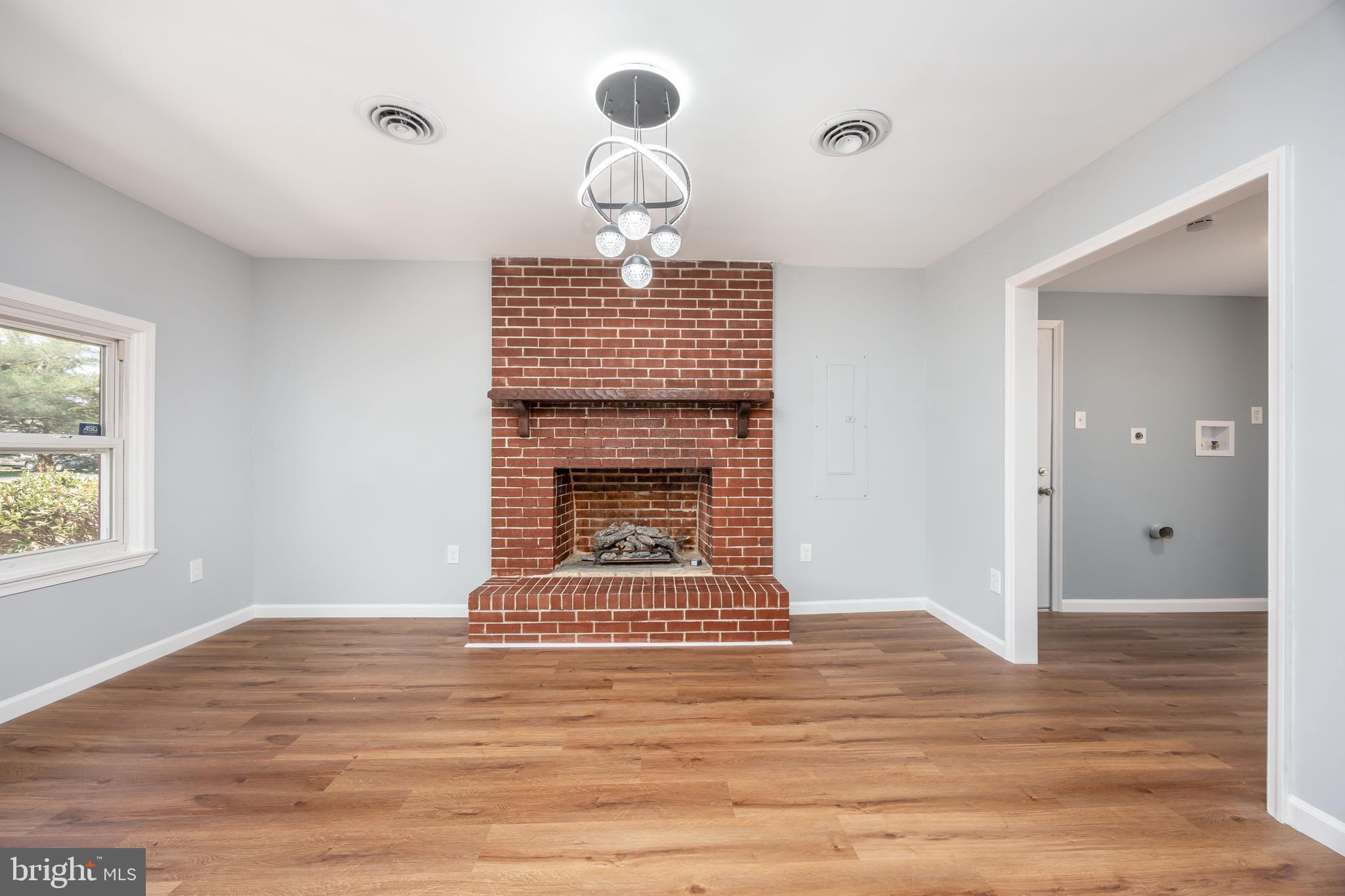12045 JEFFREY LANE