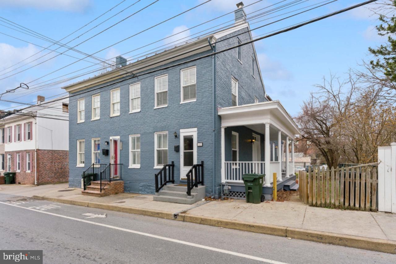 127 N N LOCUST STREET