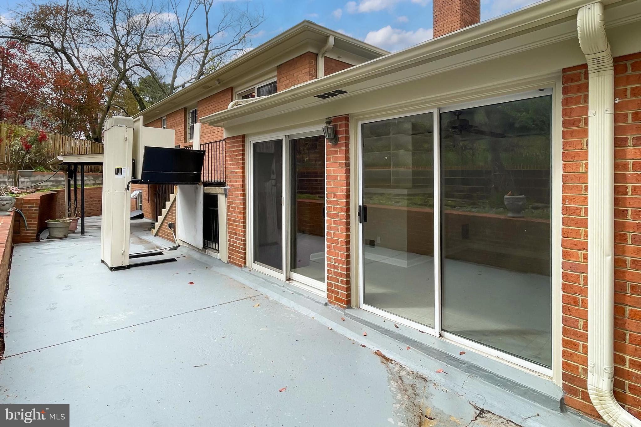 311 LAMOND PLACE