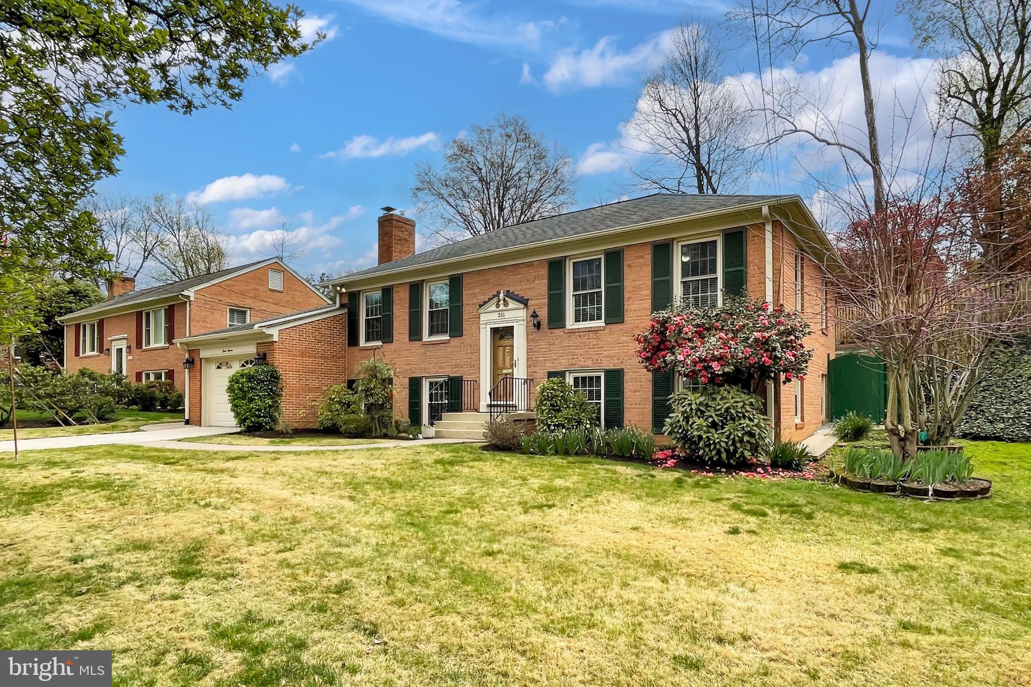 311 LAMOND PLACE