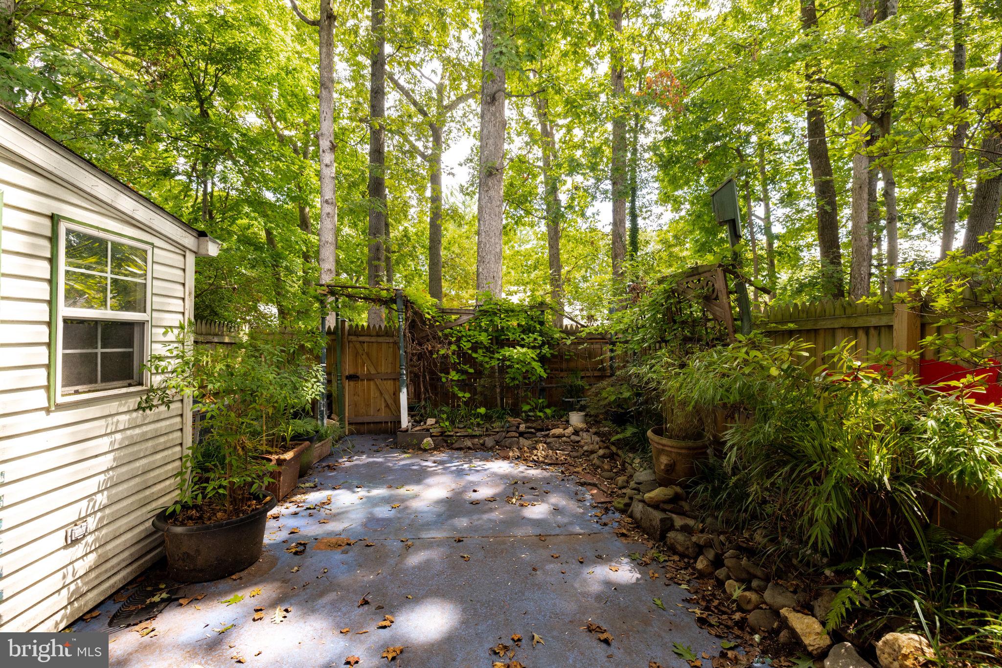6623 BURLINGTON PLACE 6623