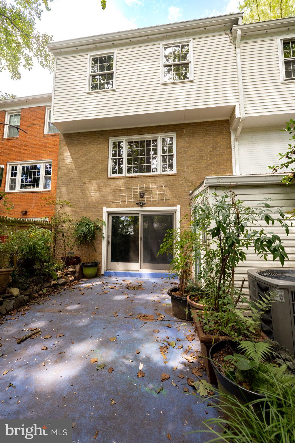 6623 BURLINGTON PLACE 6623