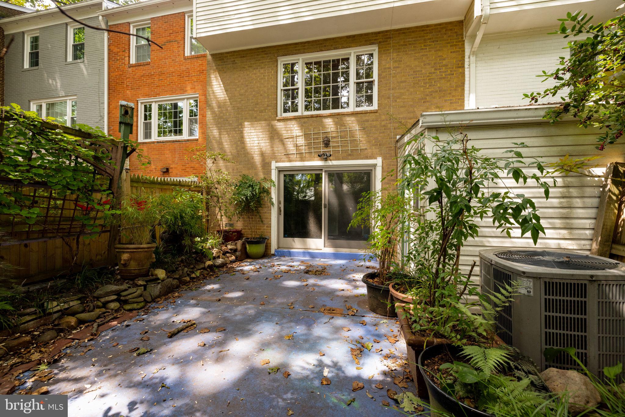6623 BURLINGTON PLACE 6623