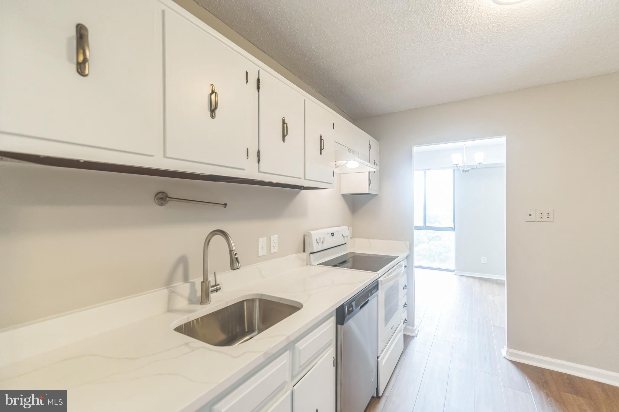2311 PIMMIT DRIVE 1018