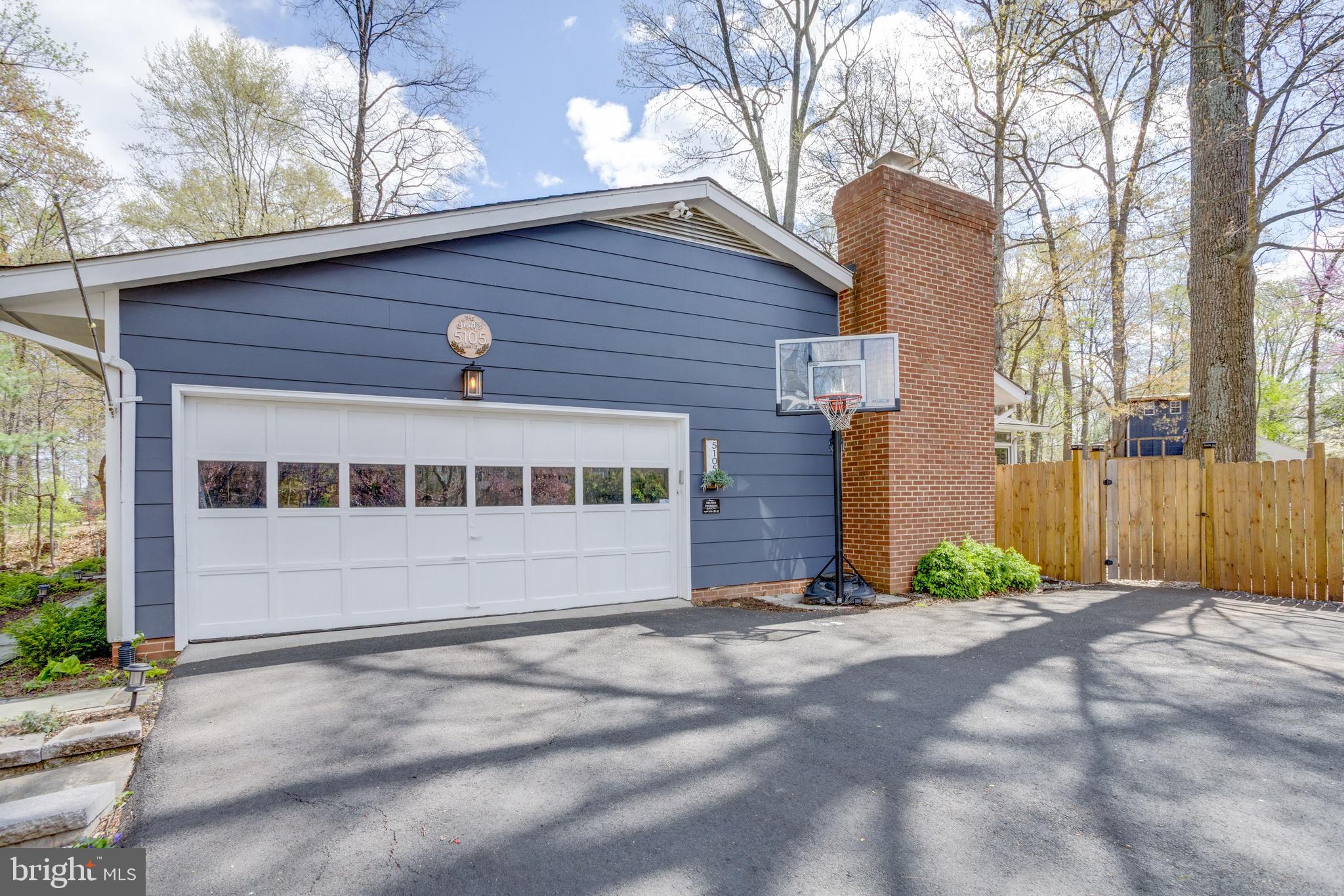 5105 SUMMIT DRIVE