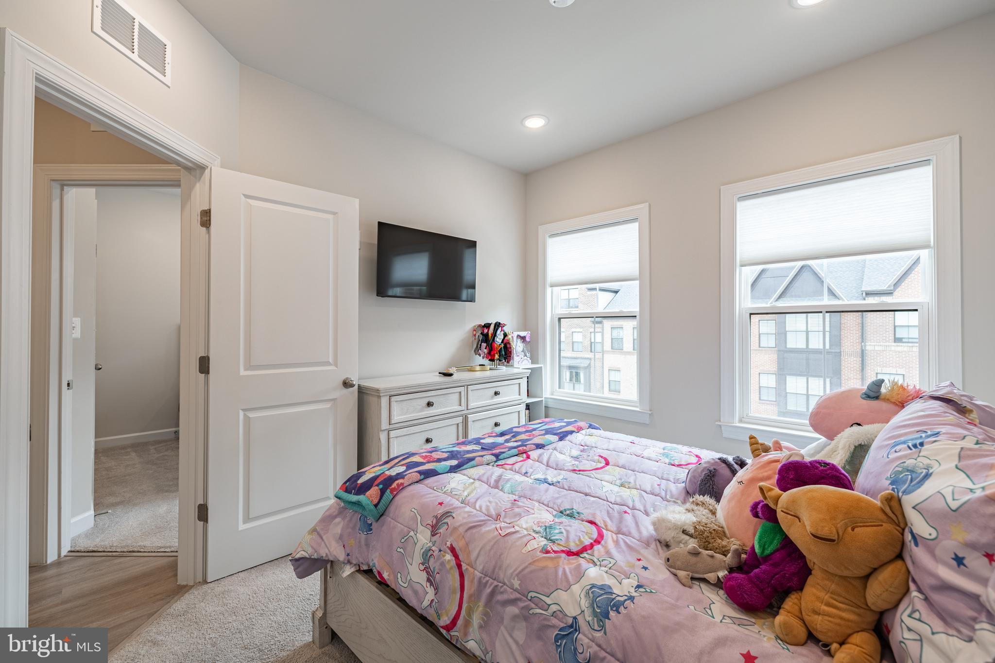 7207 MOUNTAINEER DRIVE