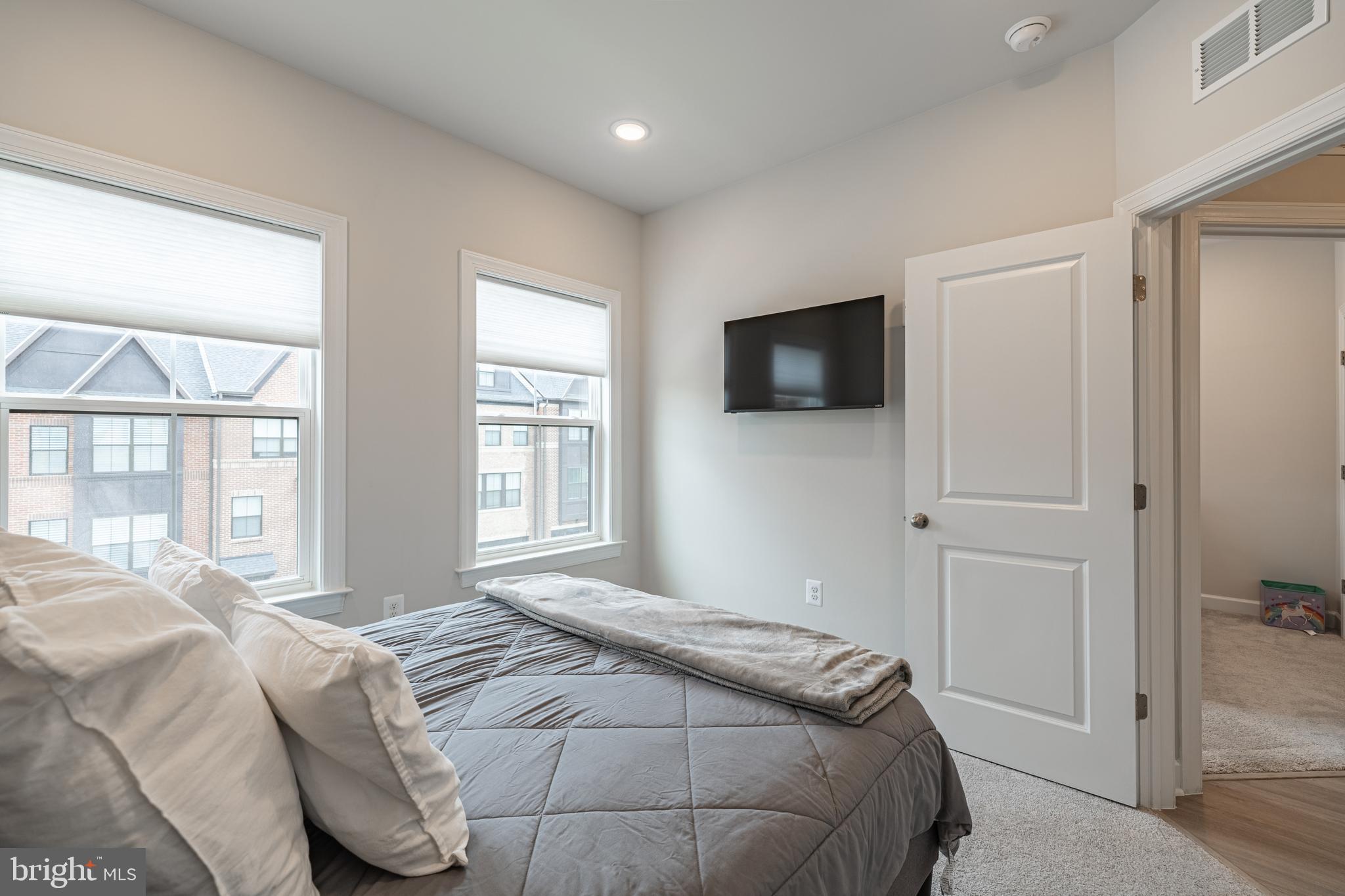 7207 MOUNTAINEER DRIVE