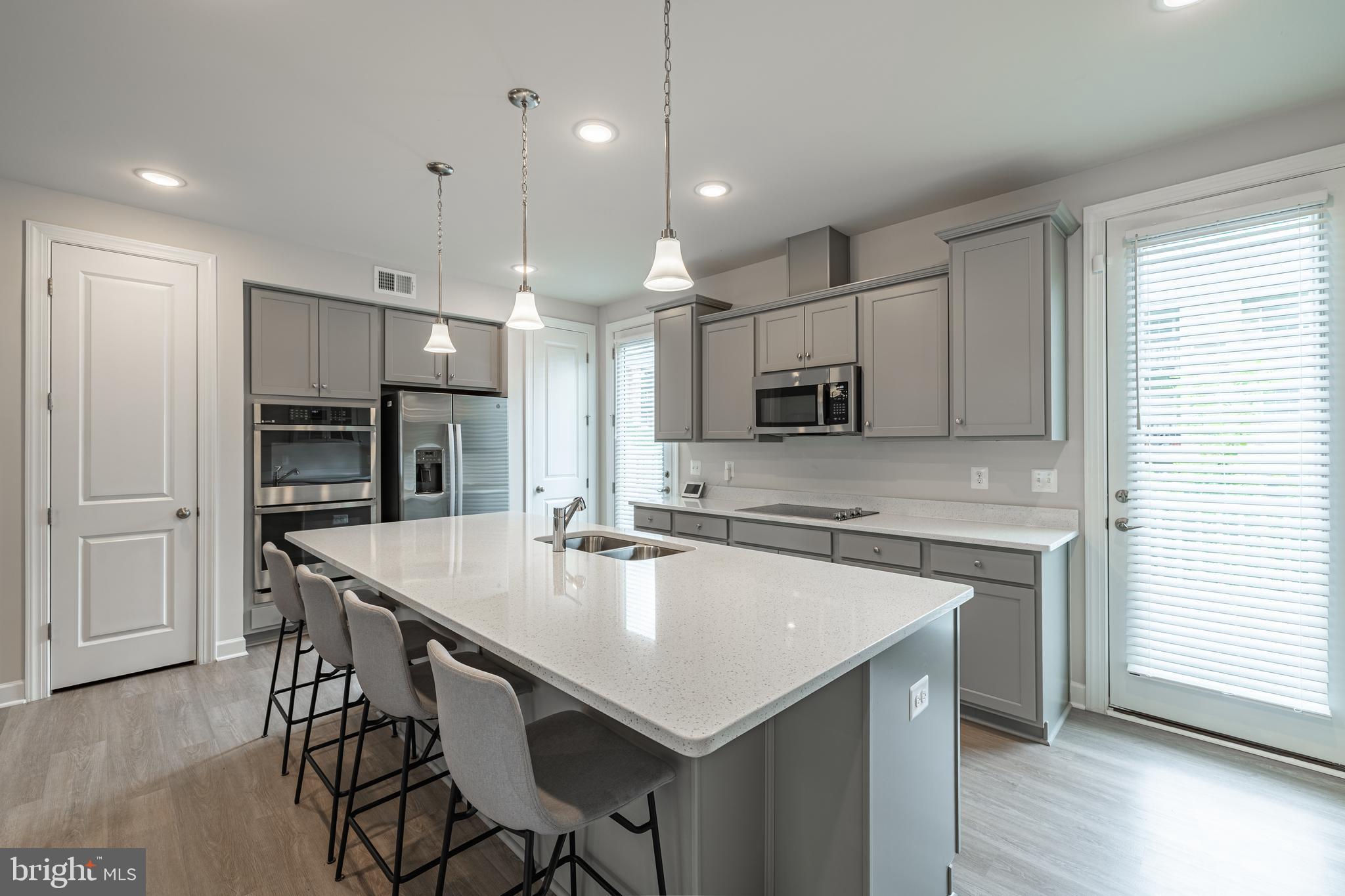 7207 MOUNTAINEER DRIVE