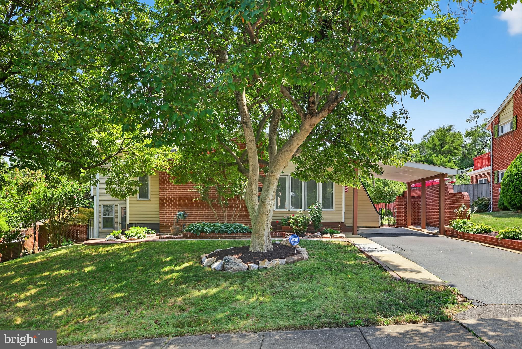 5511 GWYN PLACE
