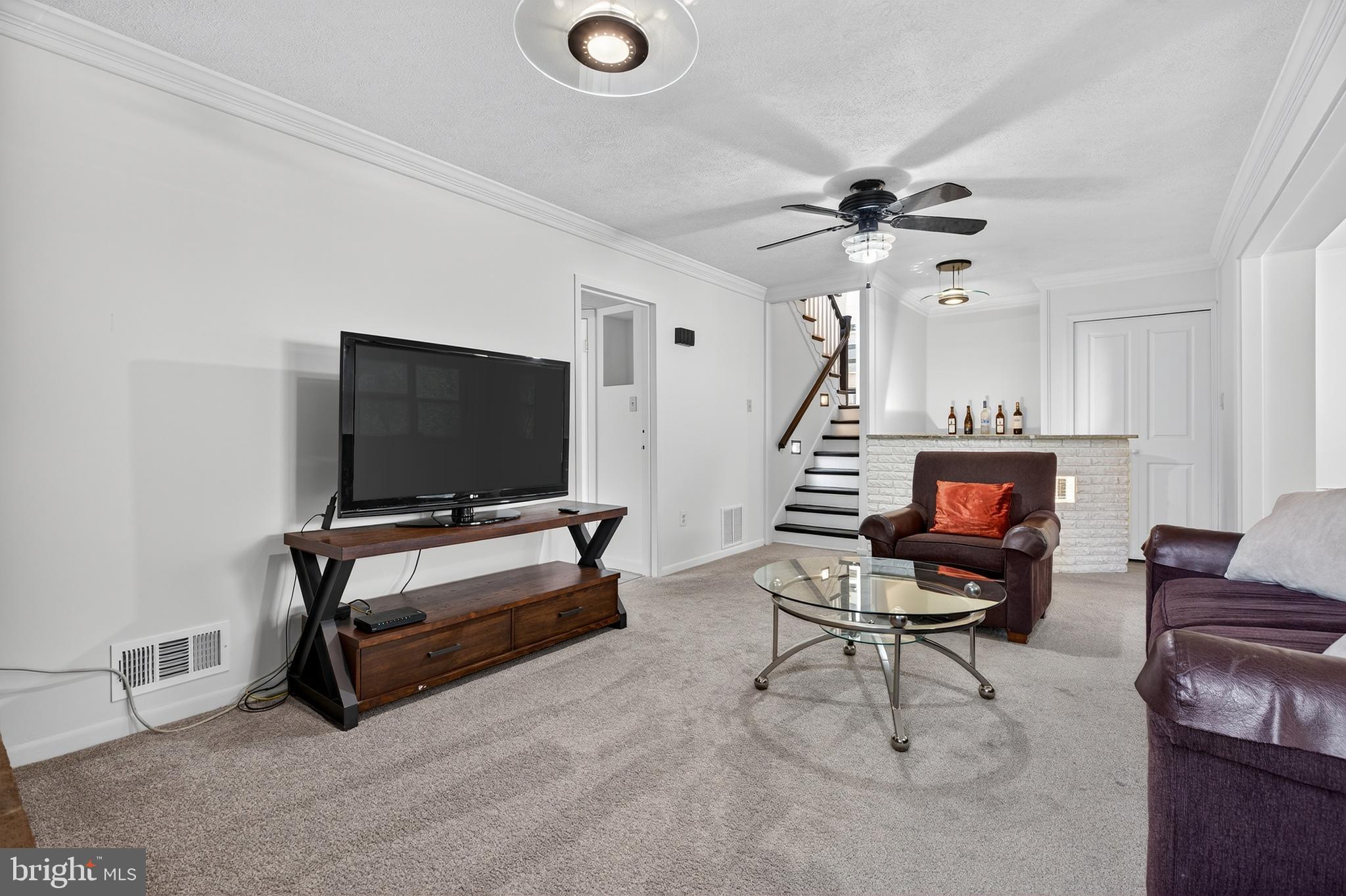 5511 GWYN PLACE