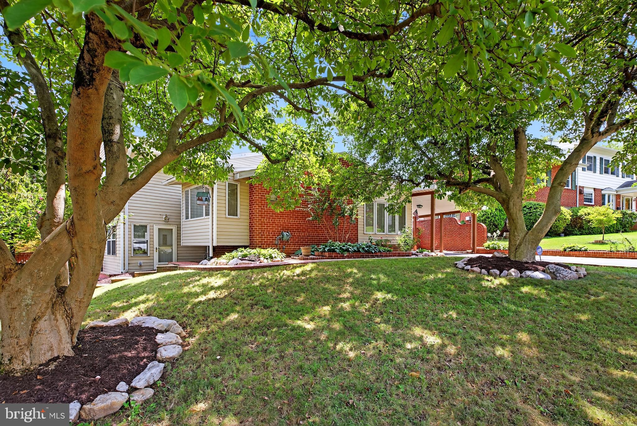 5511 GWYN PLACE