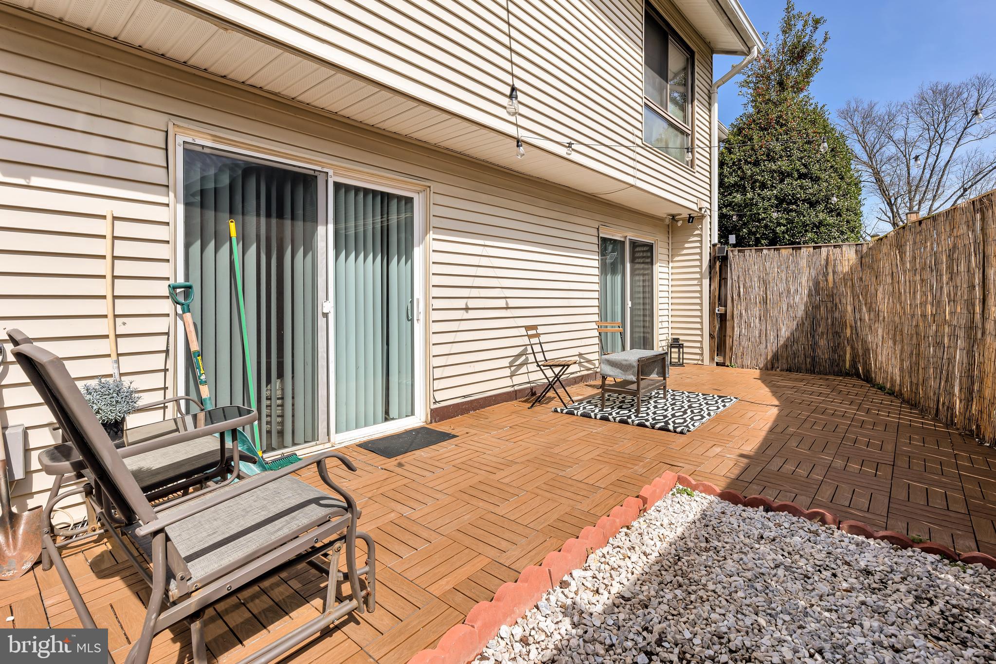 8608 VILLAGE SQUARE 15/8608