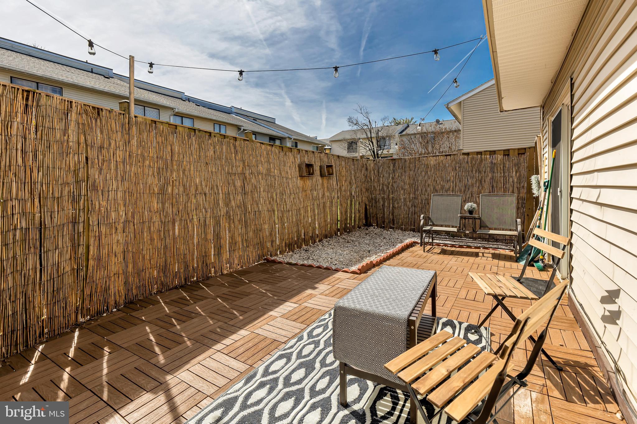 8608 VILLAGE SQUARE 15/8608