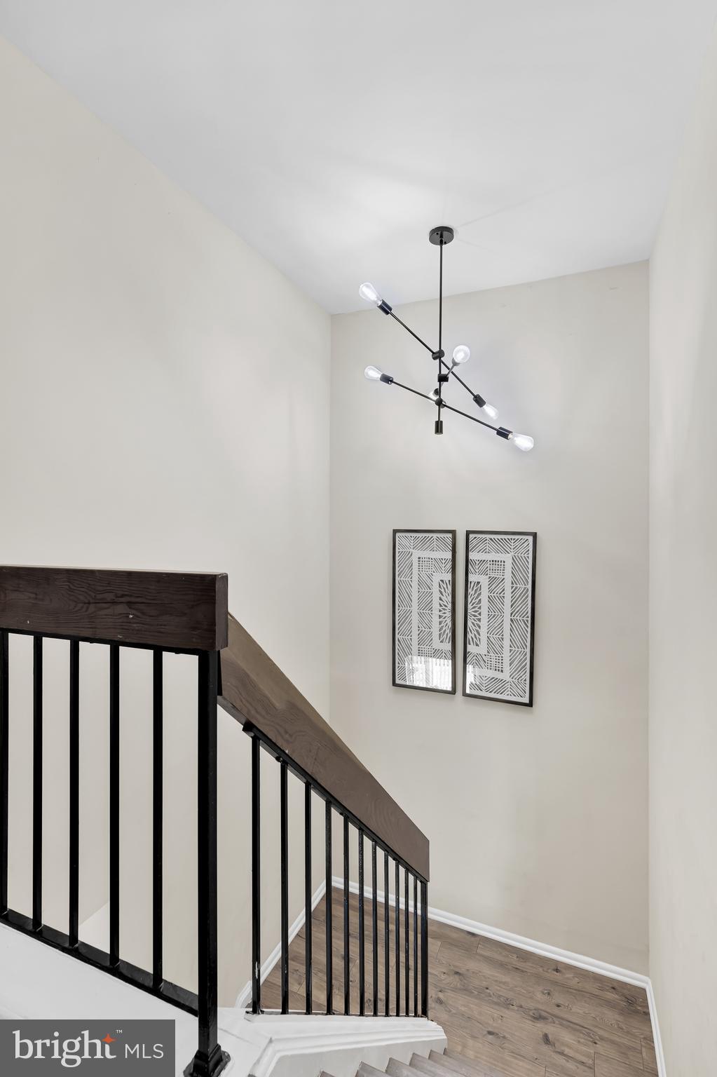 8608 VILLAGE SQUARE 15/8608
