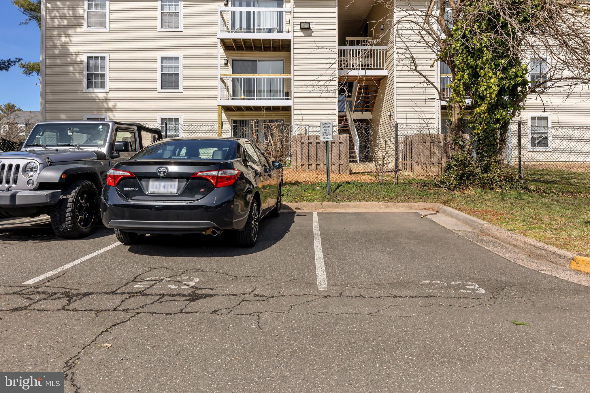 8608 VILLAGE SQUARE 15/8608