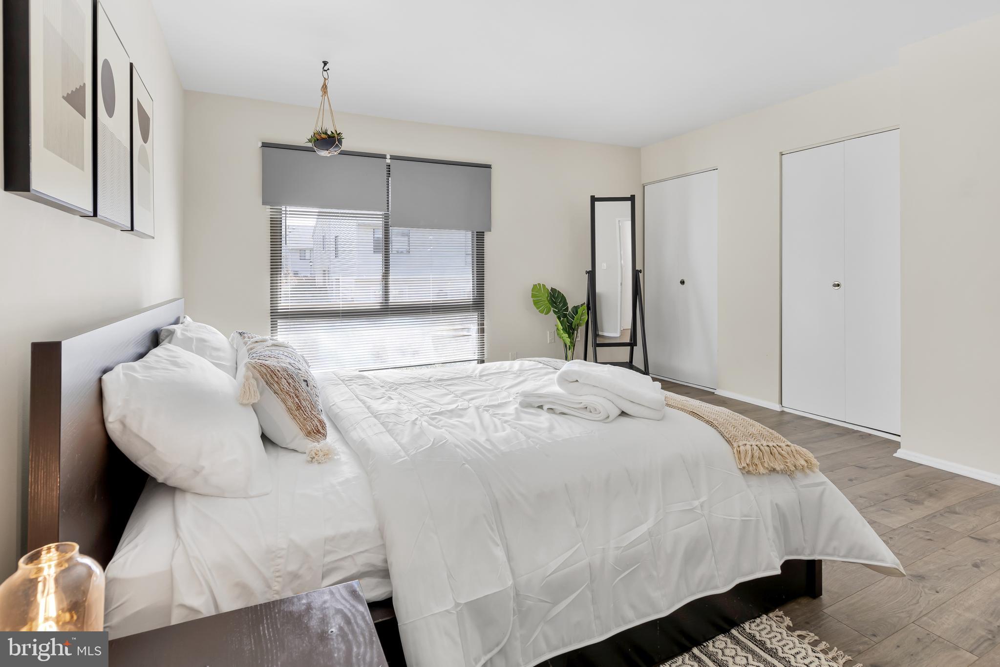 8608 VILLAGE SQUARE 15/8608