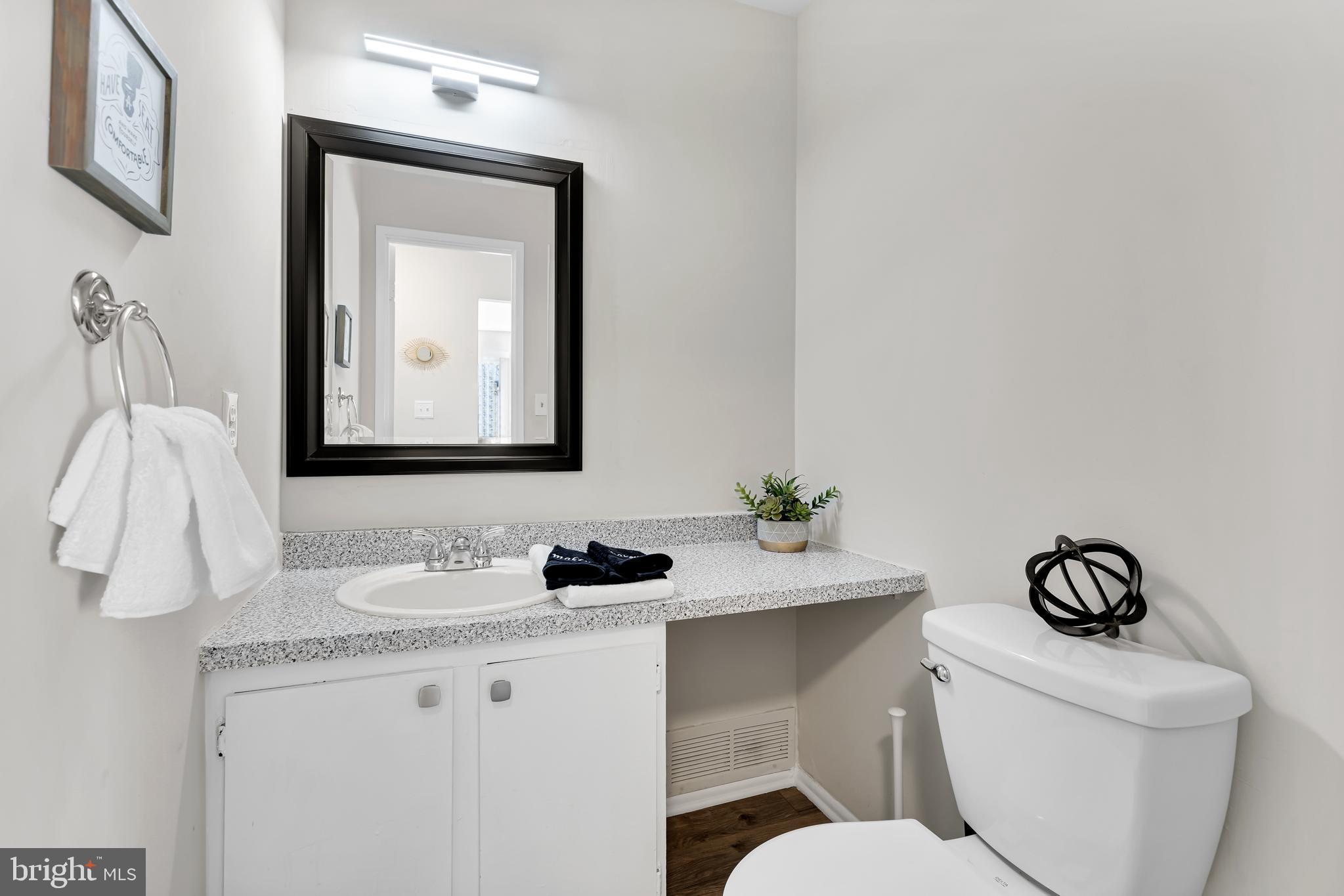 8608 VILLAGE SQUARE 15/8608