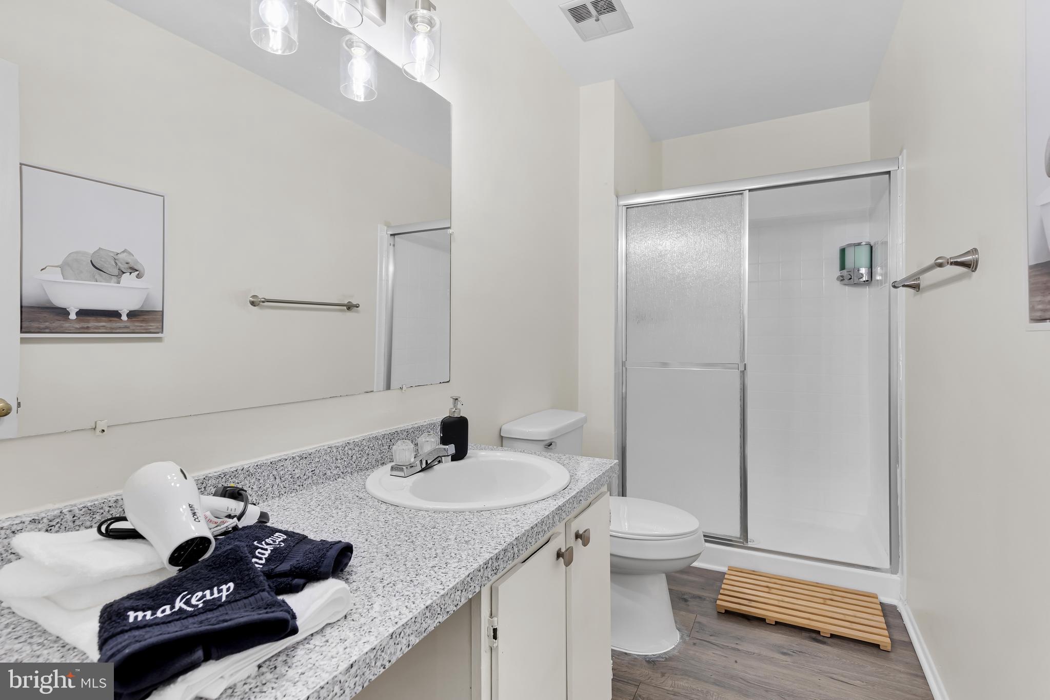 8608 VILLAGE SQUARE 15/8608