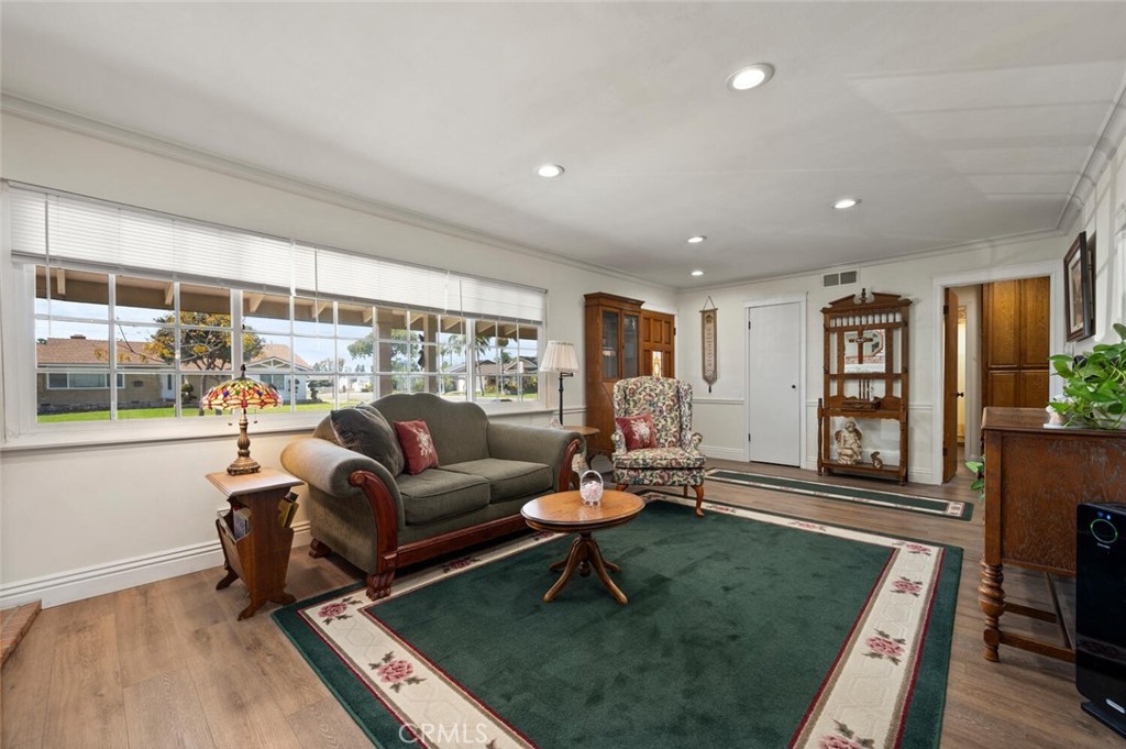 10392 Oakhaven Drive