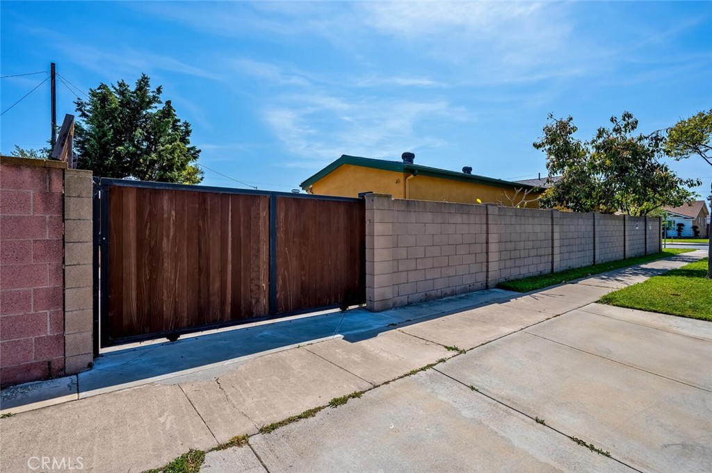 10392 Oakhaven Drive