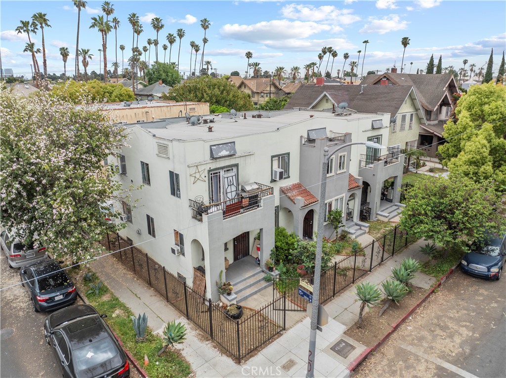 1500 S Hobart Boulevard