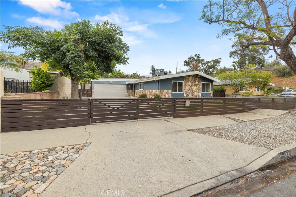 11924 Bromont Avenue