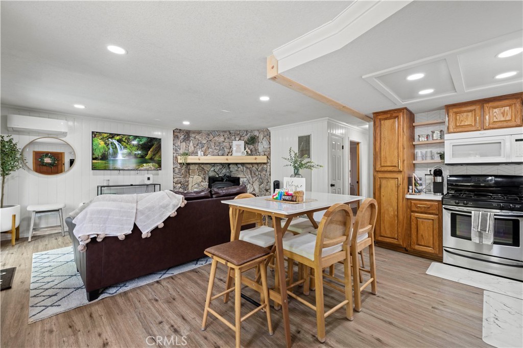 42851 Monterey Street