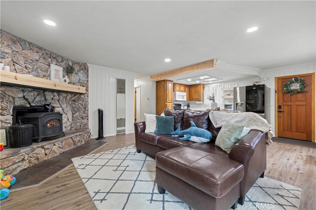 42851 Monterey Street