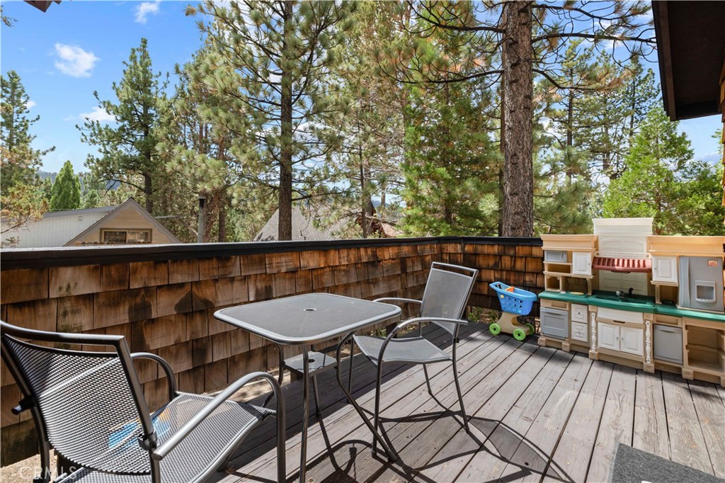 42851 Monterey Street