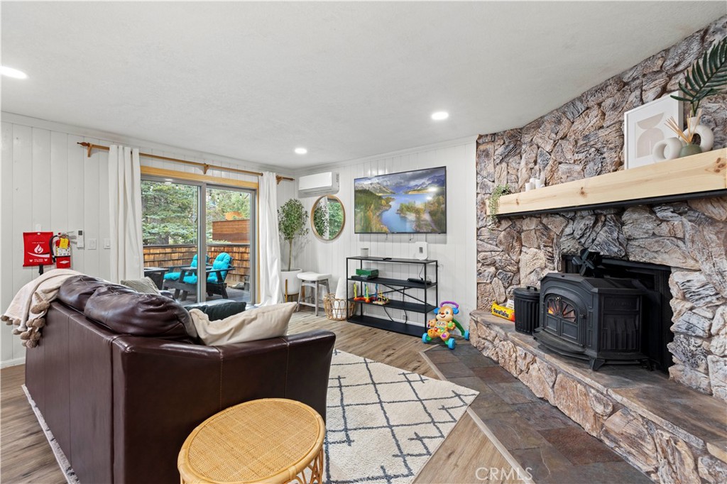 42851 Monterey Street