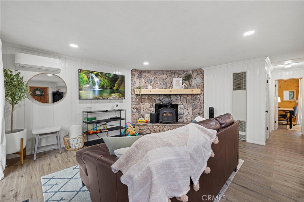 42851 Monterey Street