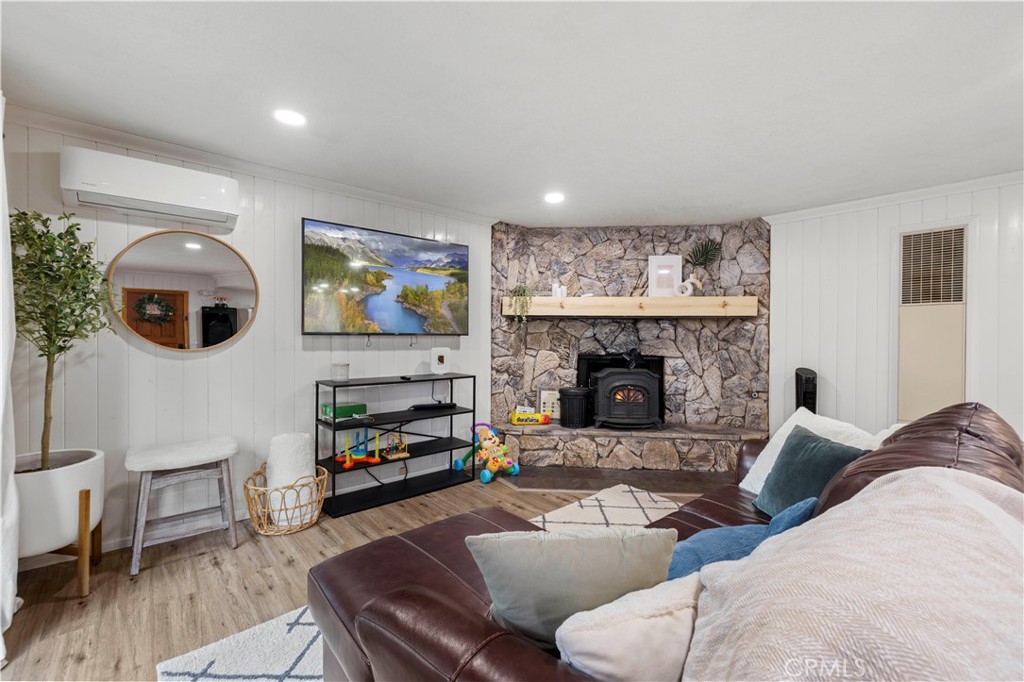 42851 Monterey Street