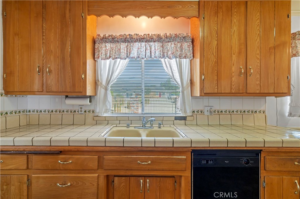 10335 Oro Vista Avenue