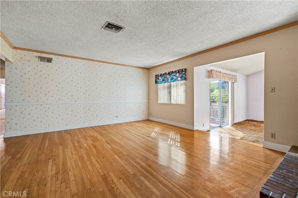 10335 Oro Vista Avenue