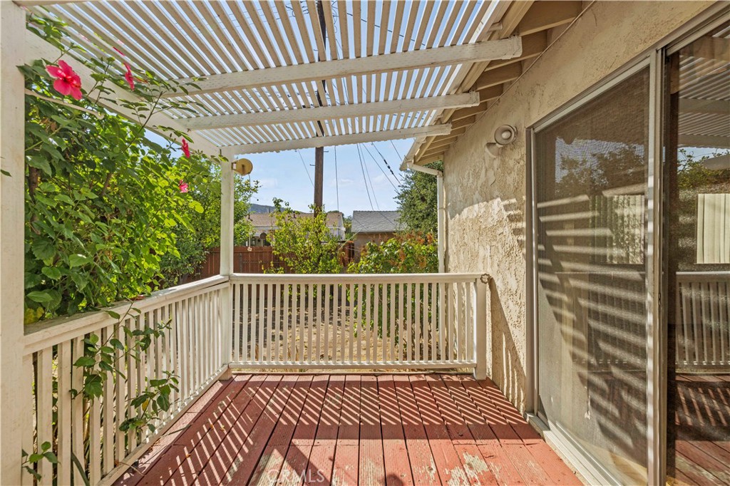 10335 Oro Vista Avenue