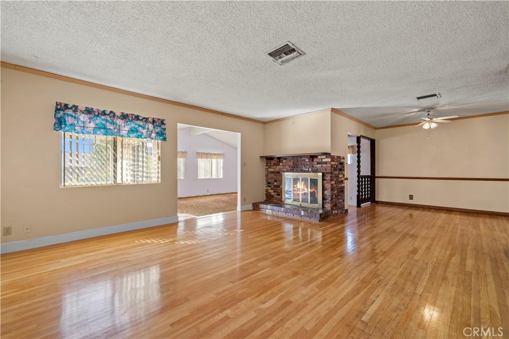 10335 Oro Vista Avenue