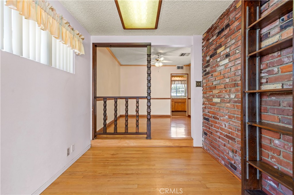 10335 Oro Vista Avenue