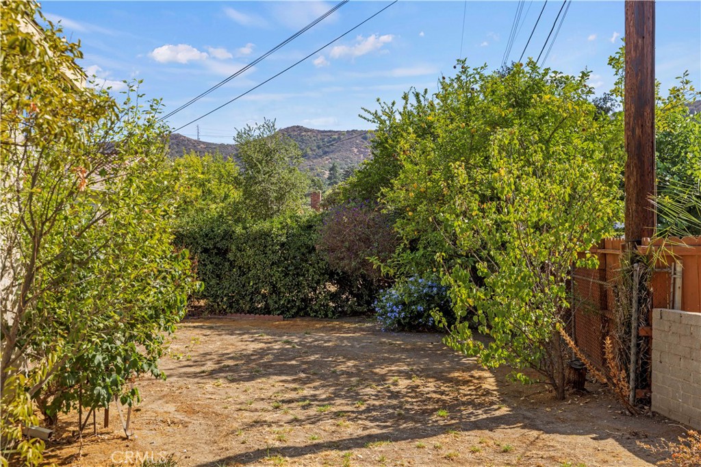 10335 Oro Vista Avenue