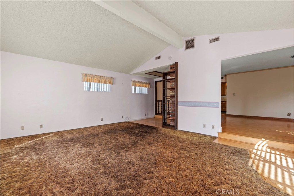 10335 Oro Vista Avenue