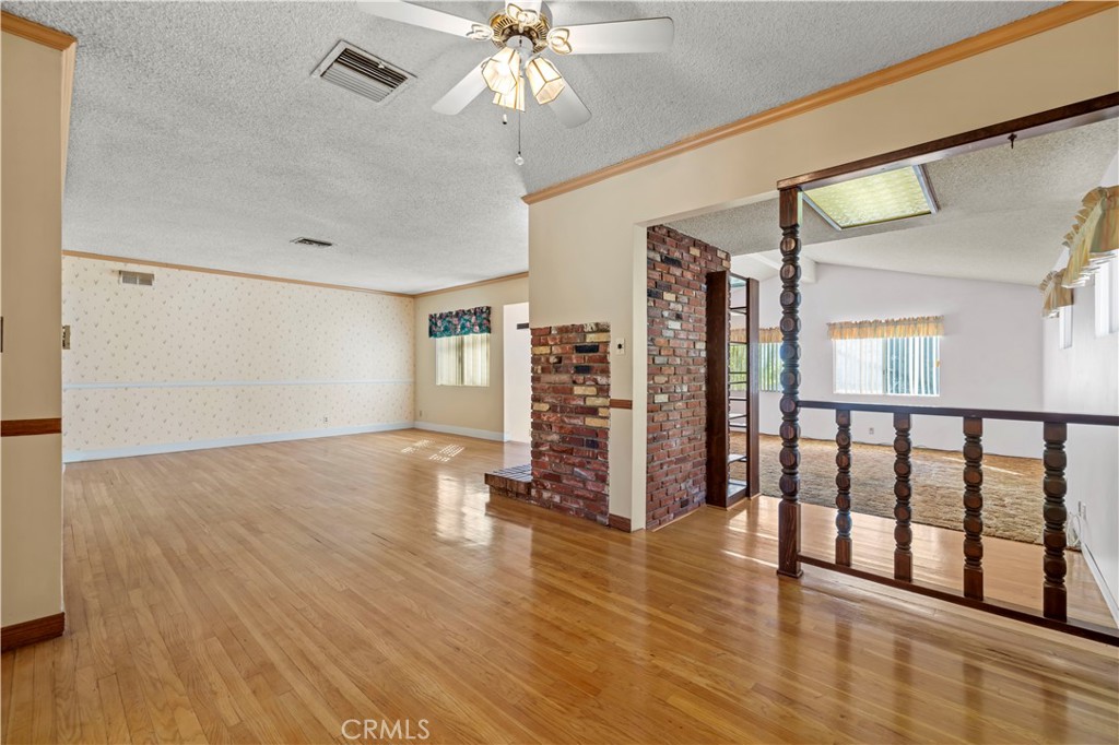 10335 Oro Vista Avenue