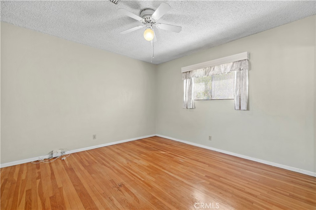 10335 Oro Vista Avenue