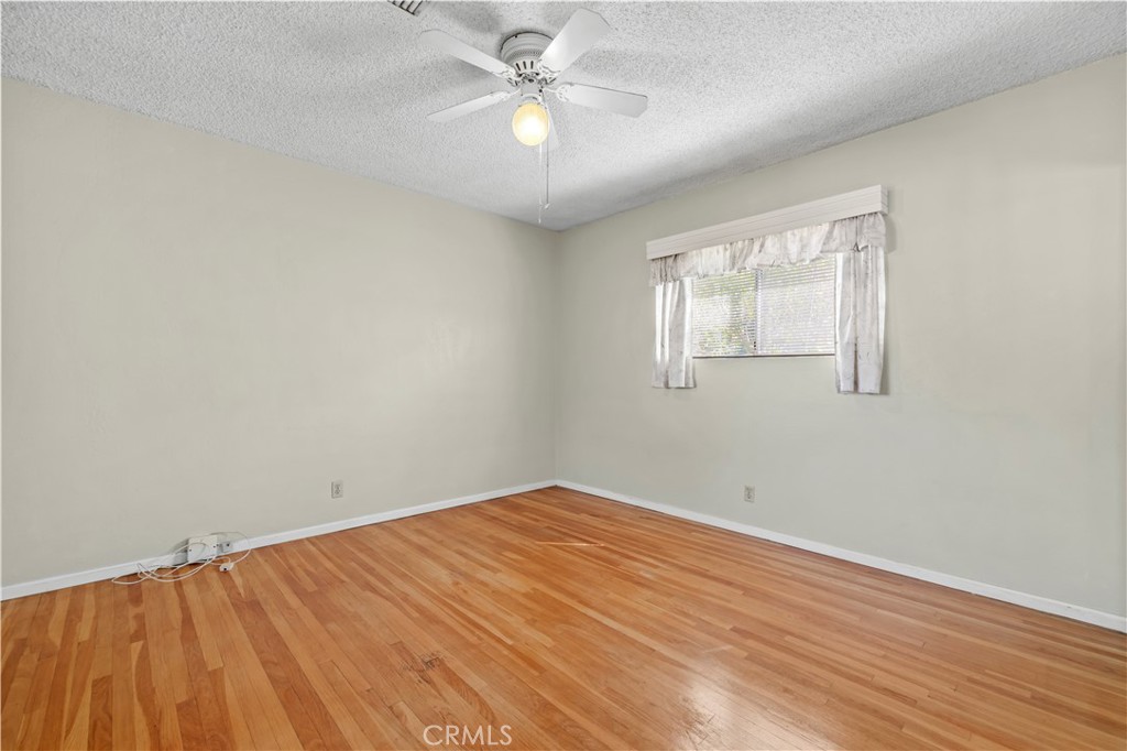 10335 Oro Vista Avenue