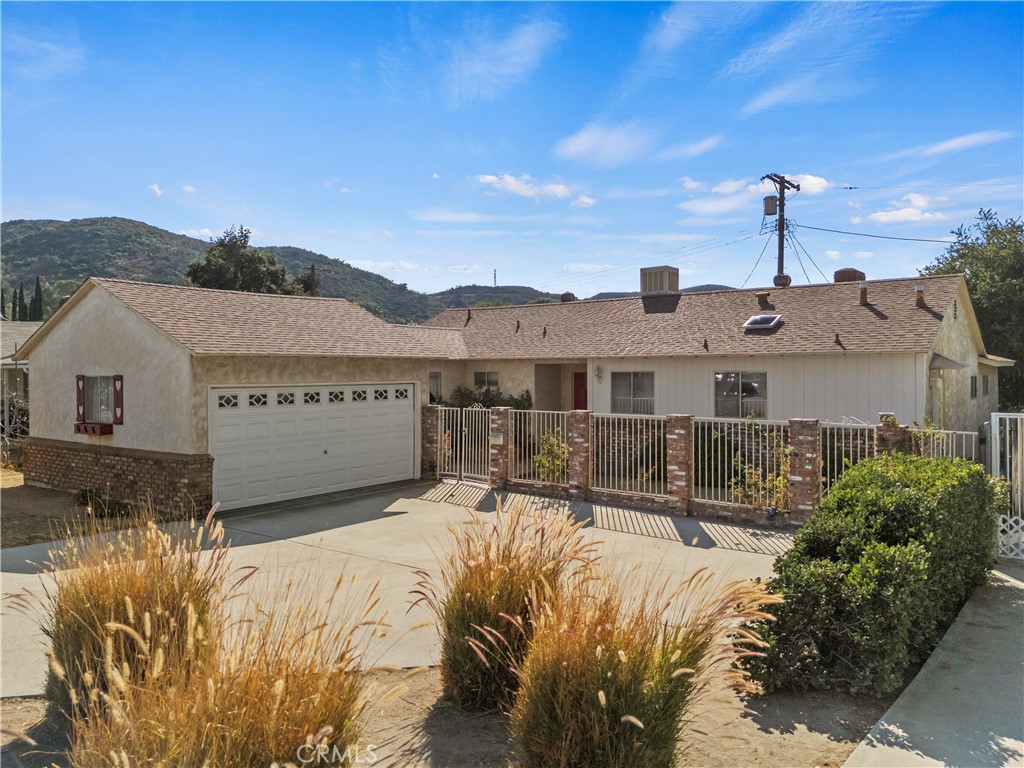 10335 Oro Vista Avenue