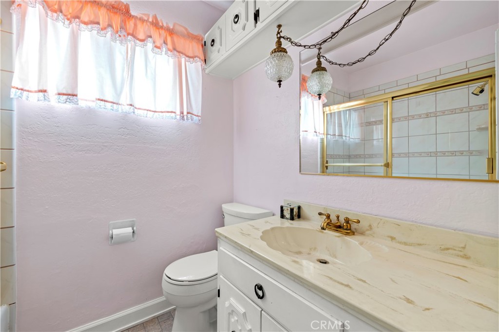 10335 Oro Vista Avenue