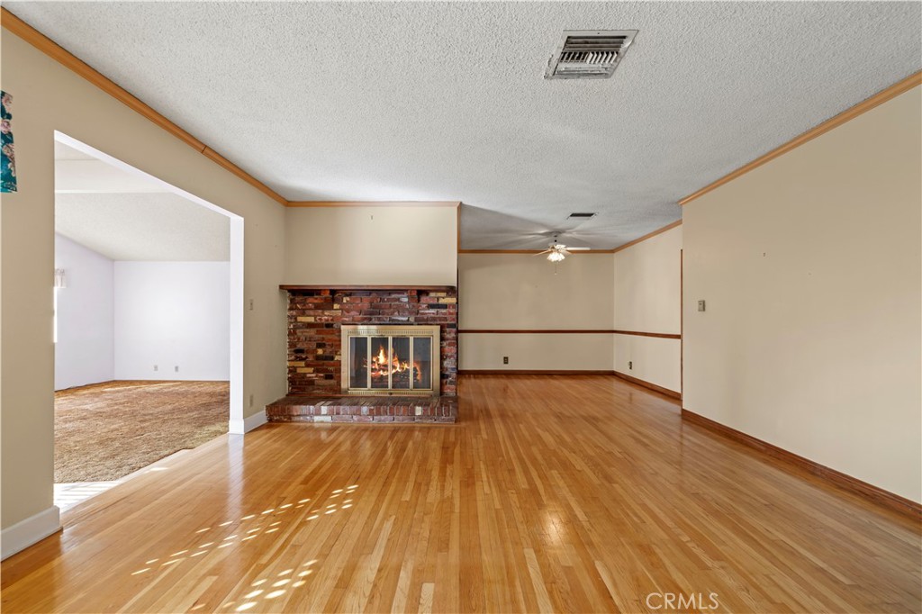 10335 Oro Vista Avenue