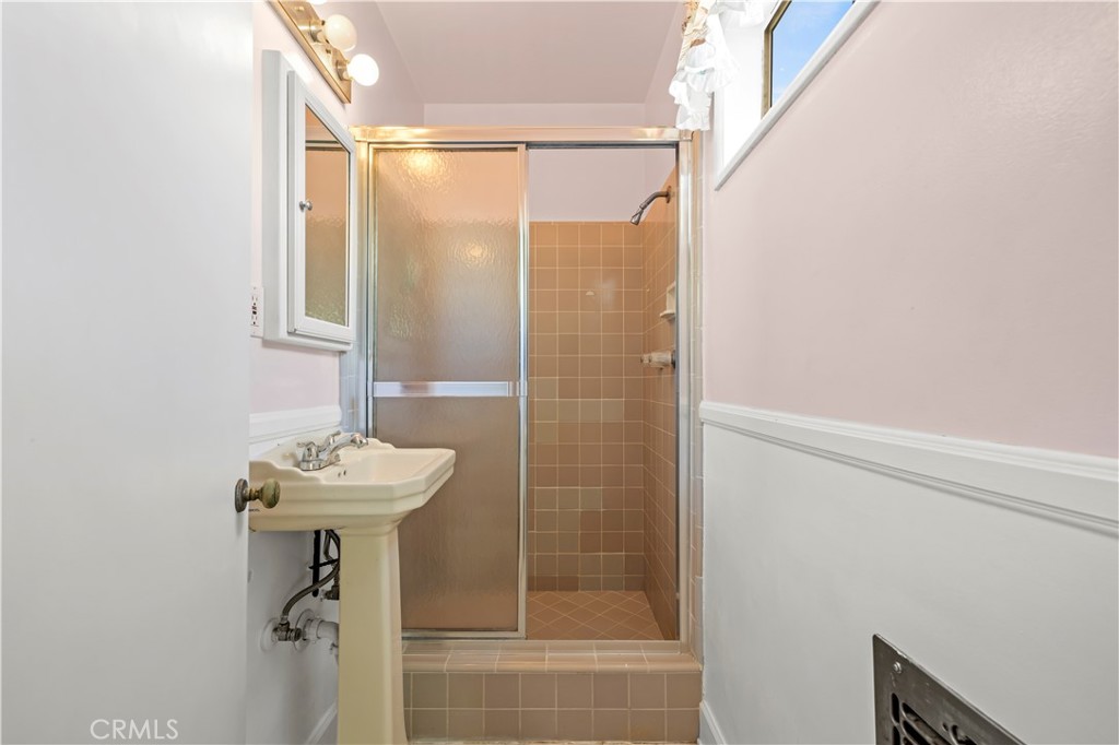 10335 Oro Vista Avenue